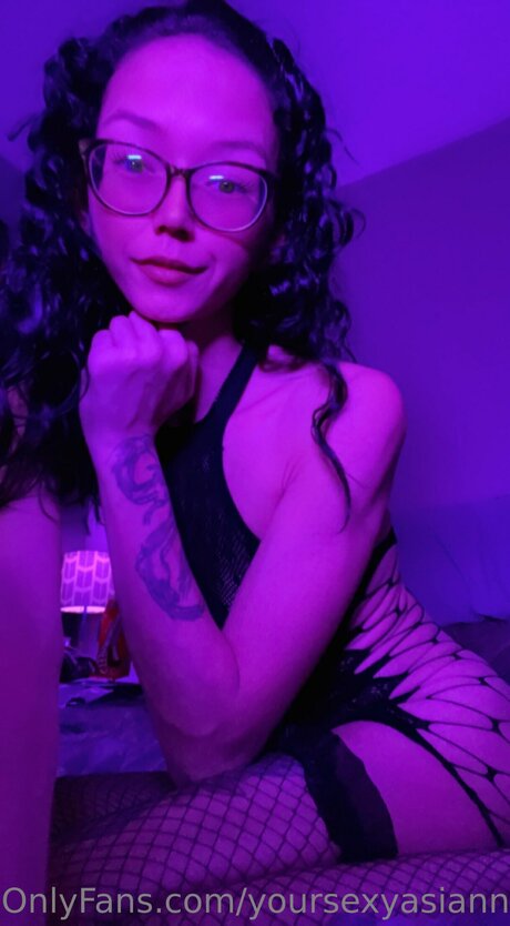 Yoursexyasiannextdoor sexy foto