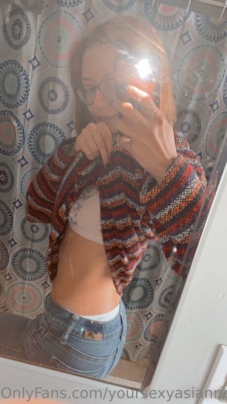 Yoursexyasiannextdoor perfekte akt bild