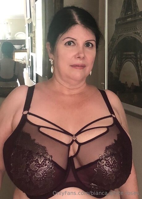 Bianca White Roses porno kunst galerie