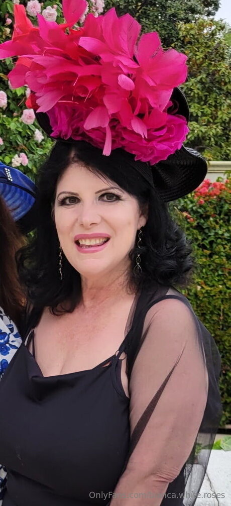 Bianca White Roses sexy nackte bild