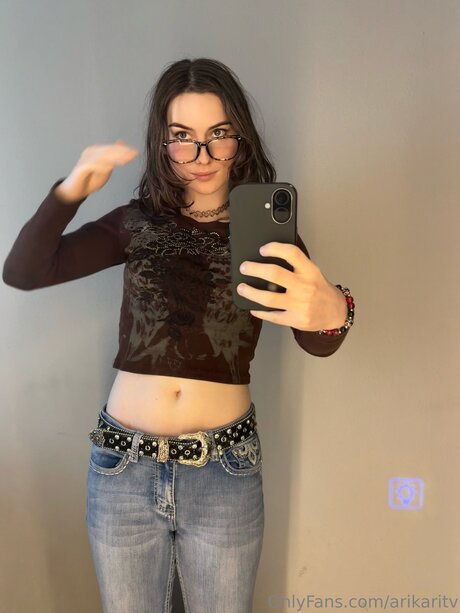 Arikaritv model pornographische archiv