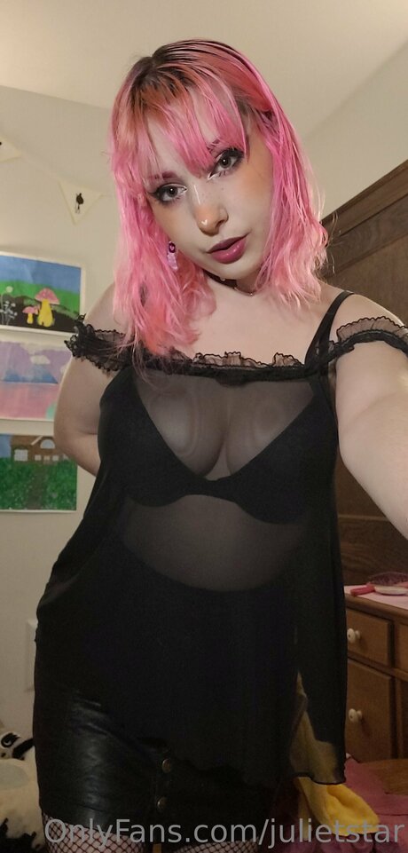 Julietstar exklusive nackten bilder