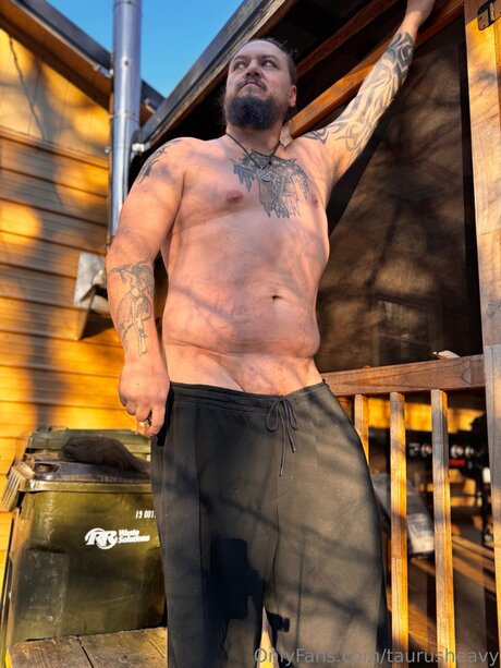 Taurusheavy model nackt fotos