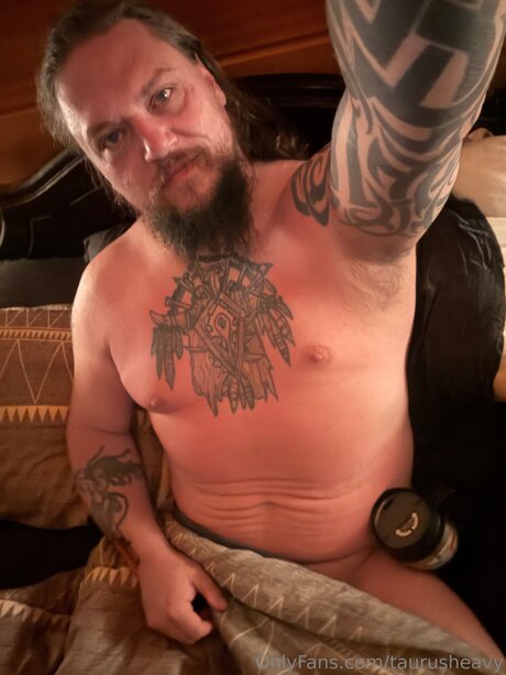 Taurusheavy hd nackten foto