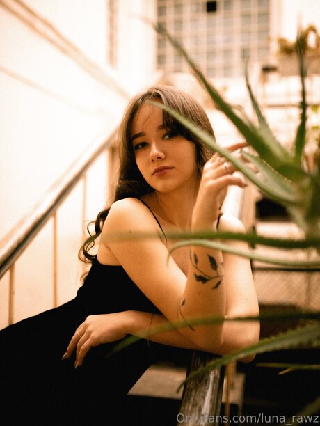 Luna Rawz perfekte exklusive bilder