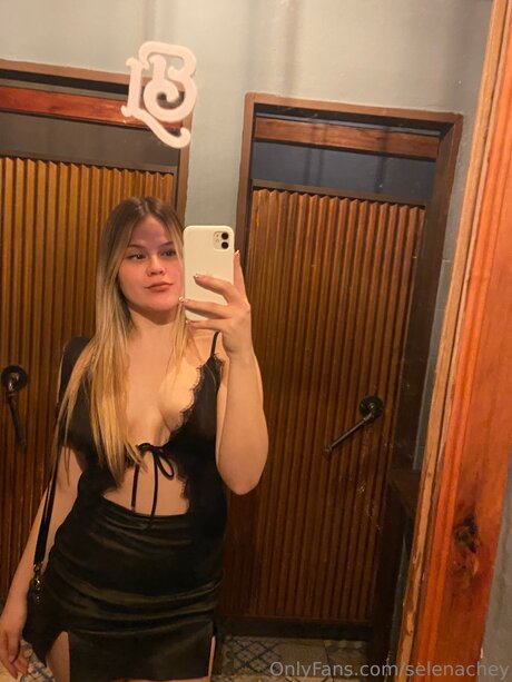 Selenachey nackt archiv