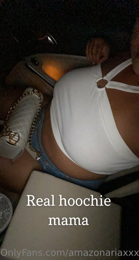 Amazonariaxxx nackt top bild