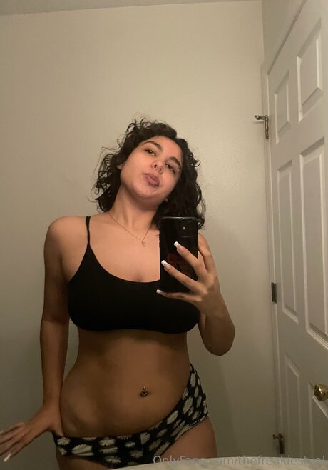 Thefreakiestval top erotische galerie