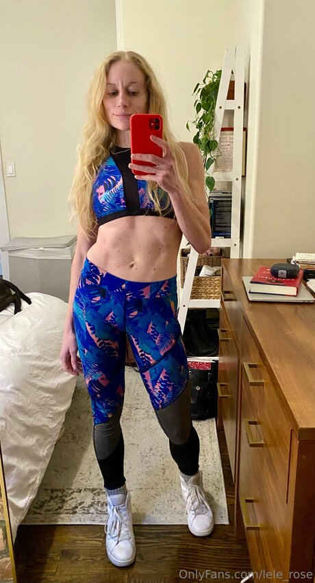 Lele Rose freie erwachsene bilder