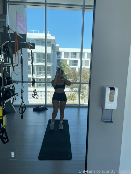 Brittyfrngipne erwachsene exklusive bild