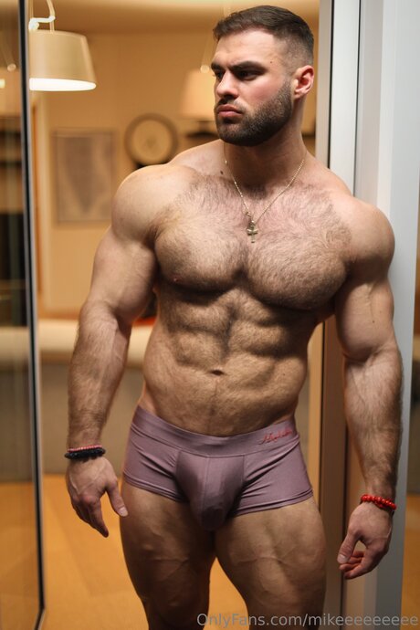 Mikeeeeeeeee freie pornostar fotos