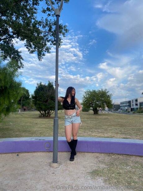 Ambarlatingirl porno kunst galerien