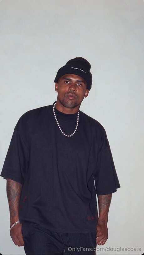 Douglascosta schauspielerin nette foto