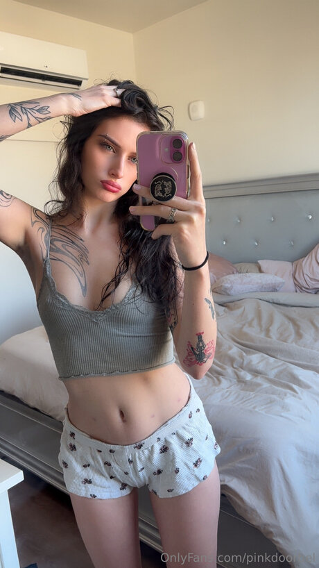 Pinkdoorbel exklusive pornostar galerien