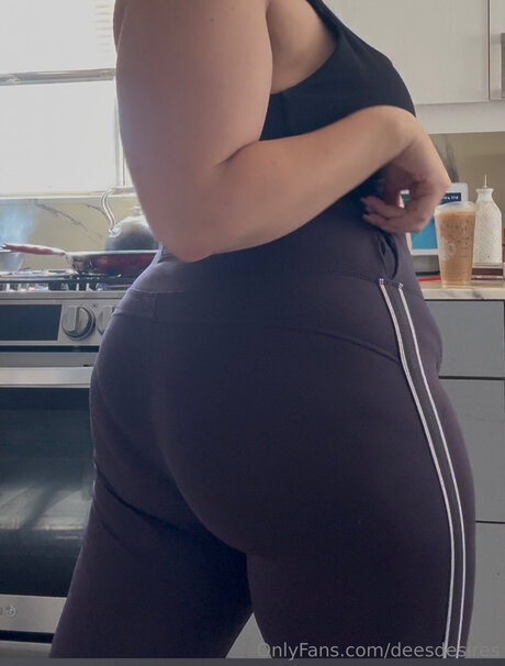 Deesdesires erotische nacktheit bilder