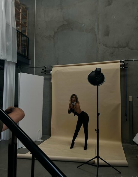 Ella Jayde Ford exklusive bild