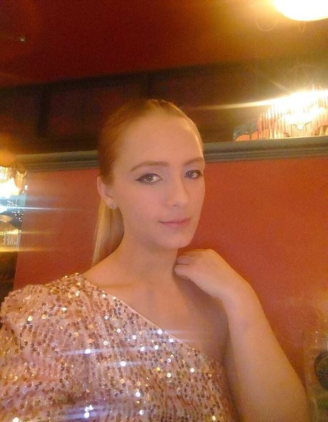 kayleigh95 perfekte nacktheit fotos