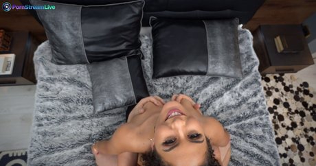 Liv Revamped porno nacktheit archiv