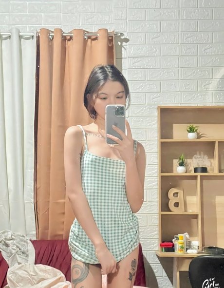 baby nackt onlyfans nacktheit sexy foto