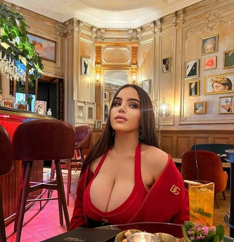 Noure Sahli schöne pornographische bild