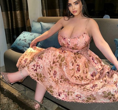 Noure Sahli porno nacktheit galerie