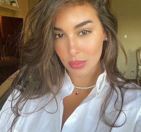 Noure Sahli sexy nackten bilder