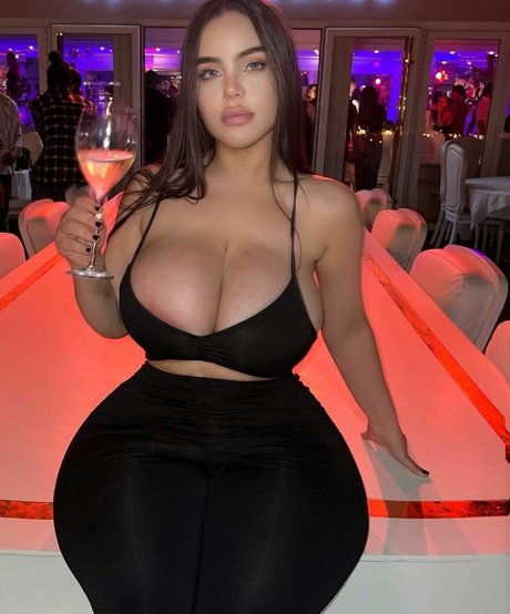 Noure Sahli exklusive beste galerien