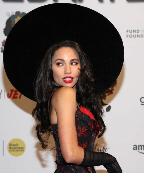 Jurnee Smollett kunst pornografische galerien
