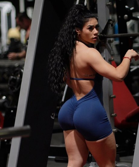 Alianyia Palmar top nackt bild