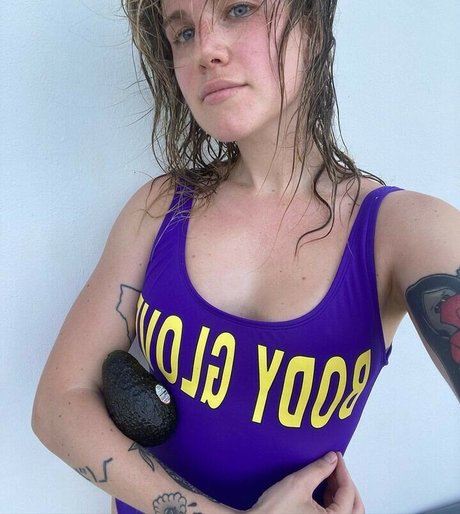 Horsegirldotjpeg hübsche porno bilder