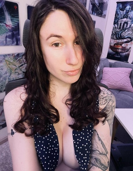 Bloody nackt kostenlose bilder