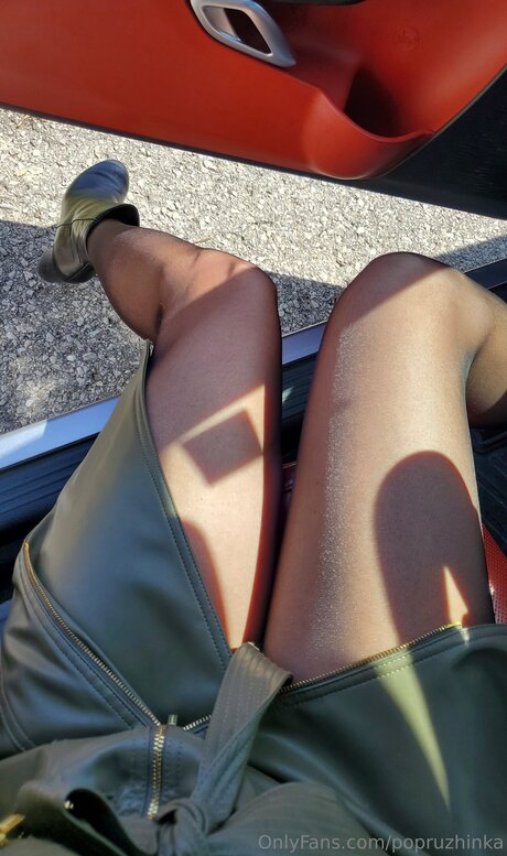Popruzhinka nackte foto