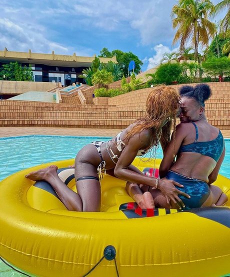 Awa Sanoko kunst porno galerie