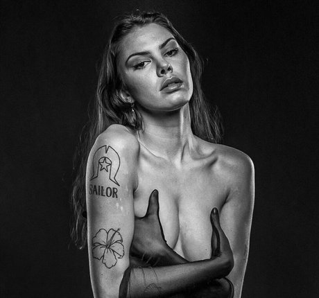 Milisont model sex bild