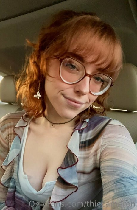 thiccameron schauspielerin erotische bilder