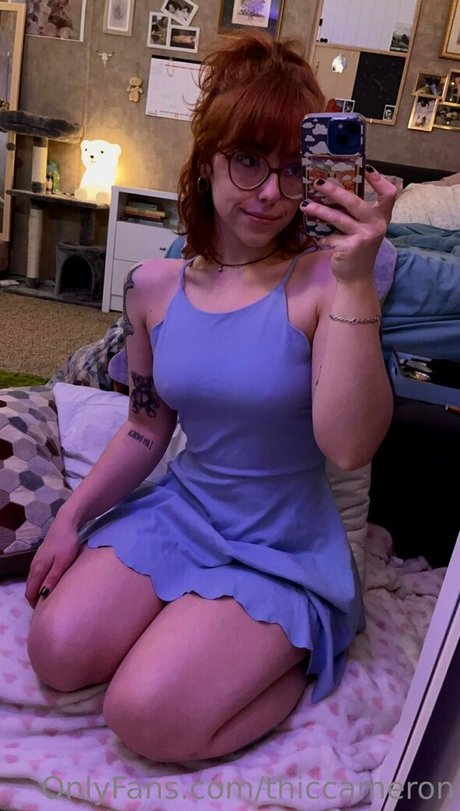 thiccameron pornostar bild