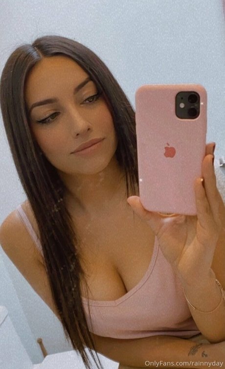 rainnyday model erotische foto