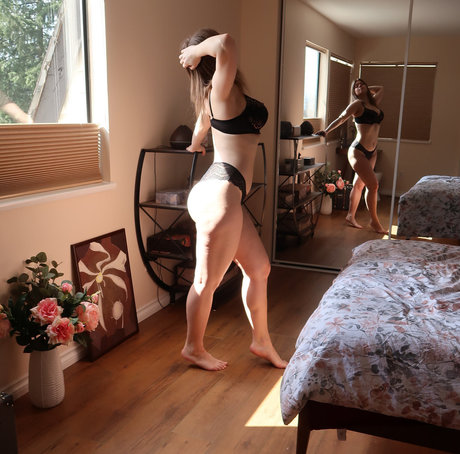 Naomioop erotische pornostar foto