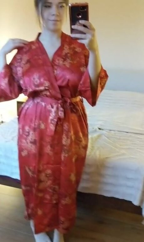 Naomioop nackt akt bilder