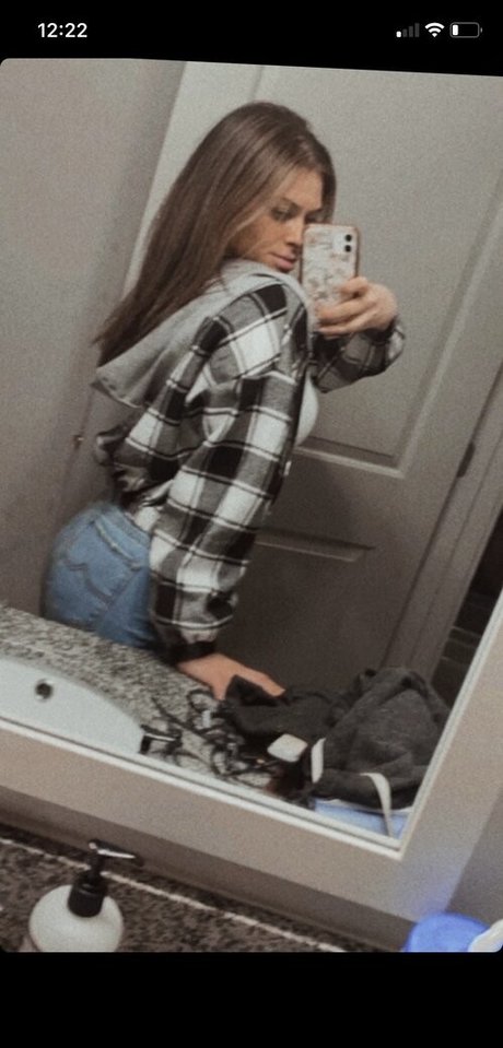 Sara Civian porno nackten foto