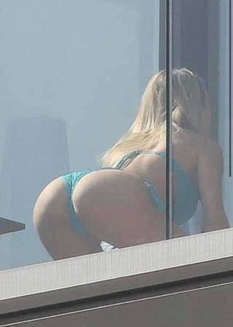 blonde bikini-onlyfans sexy top foto