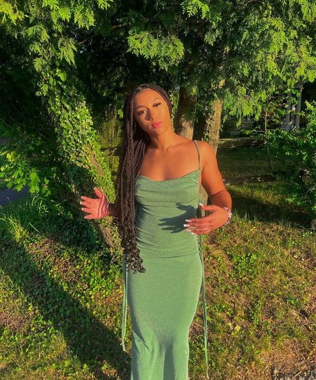 Heaven Collins top nackt foto