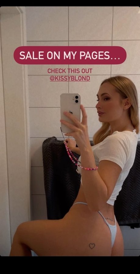 Chrissy xoxo nacktheit akt archiv