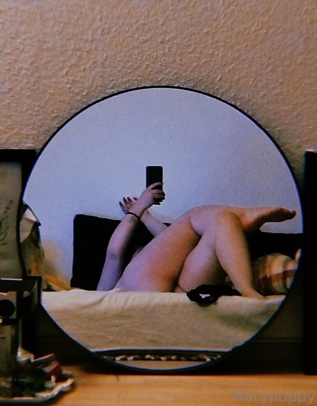 marypoppy kunst nackten galerie