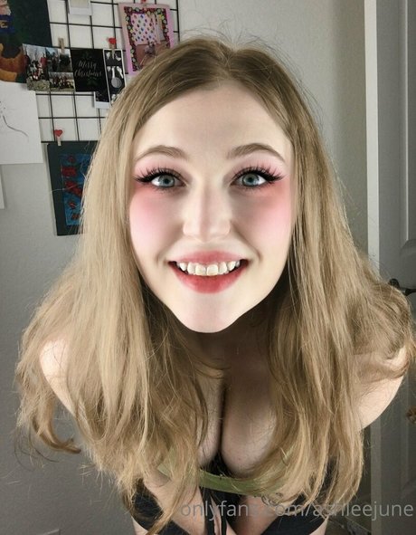 ashleejune xxx top foto