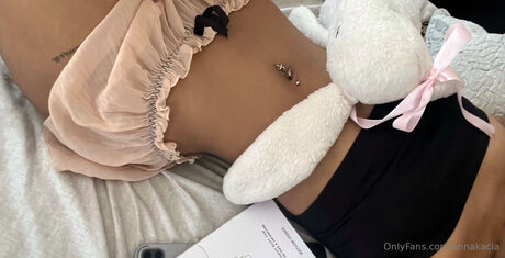 Annakacia nacktheit kunst archiv