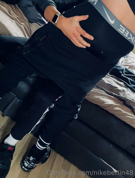 Nikeberlin48 heiße akt archiv