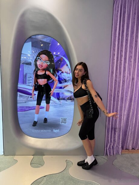 Kim Chloe model hübsche galerien