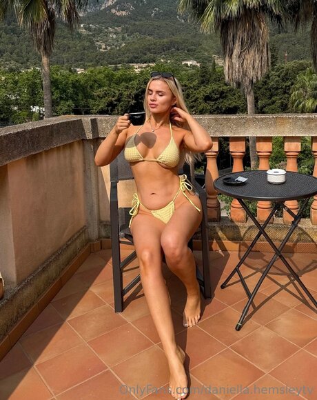 Daniella Hemsleytv hübsche top galerien