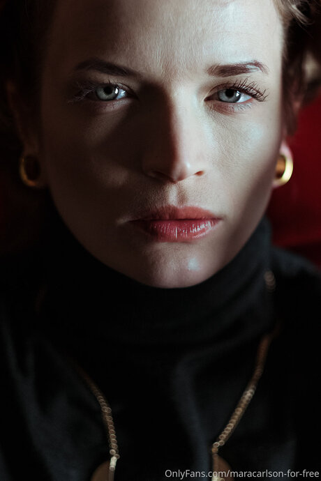 Maracarlson For Free model kunst fotos